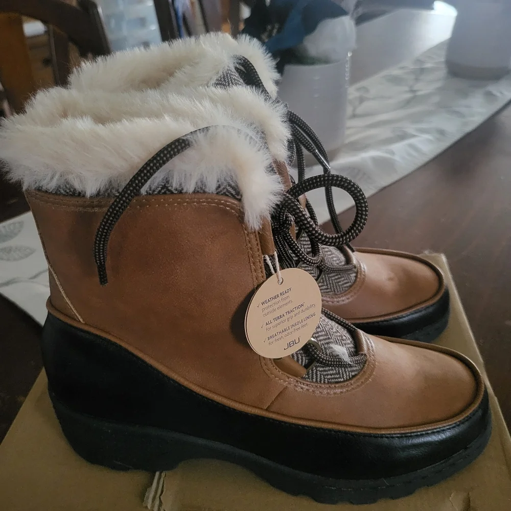 Brand new JBU by Hamburger, size 9 woman - Picture 2 of 4